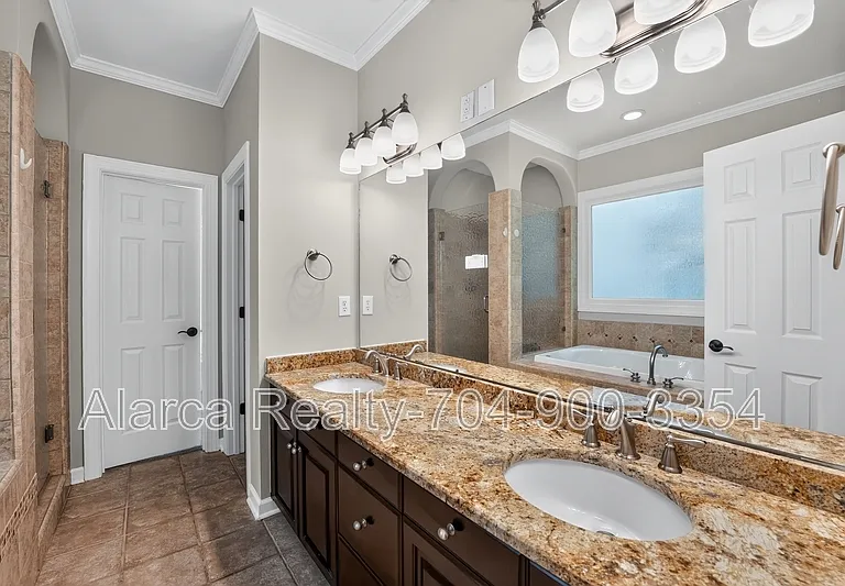 12736 Wetherburn Ln — Photo 13