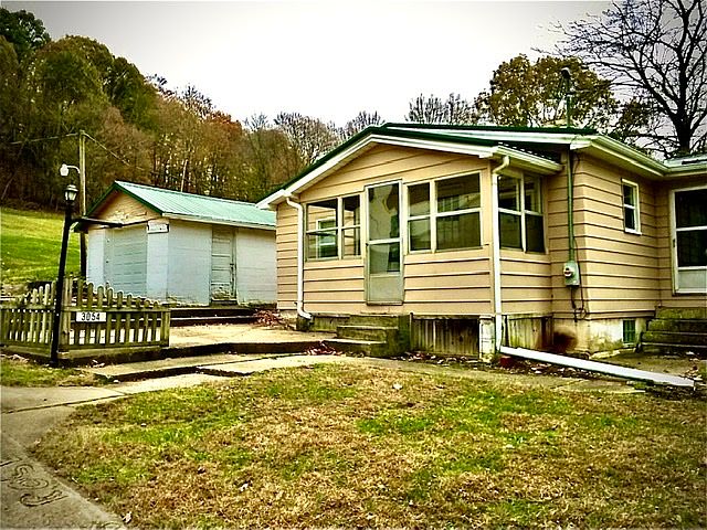 1st image of 3054 University Dr SE