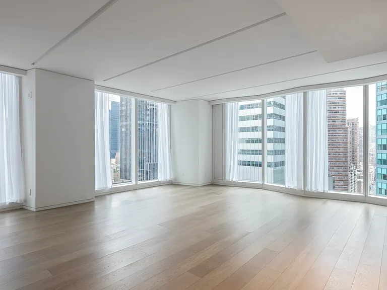 100 E 53rd St #17A — Photo 3