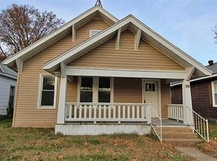 207 W Parker Ave, Chaffee, MO 63740