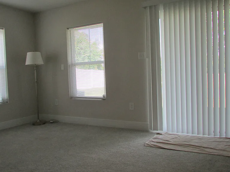 29369 Oxford Dr — Photo 4