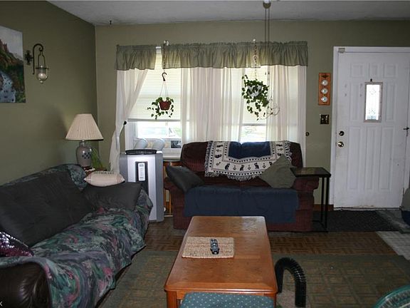 3rd image of 360 Highland Dr