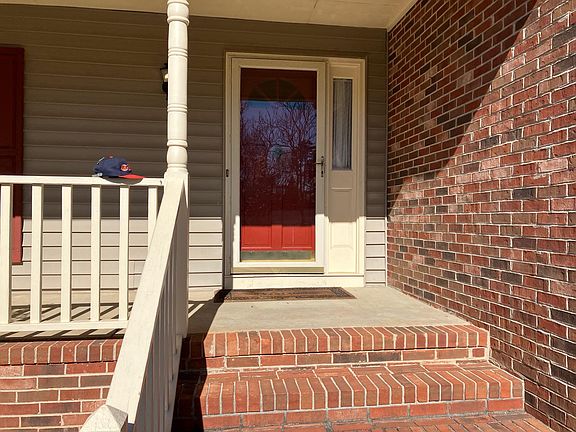 3rd image of 207 Eastwood Dr
