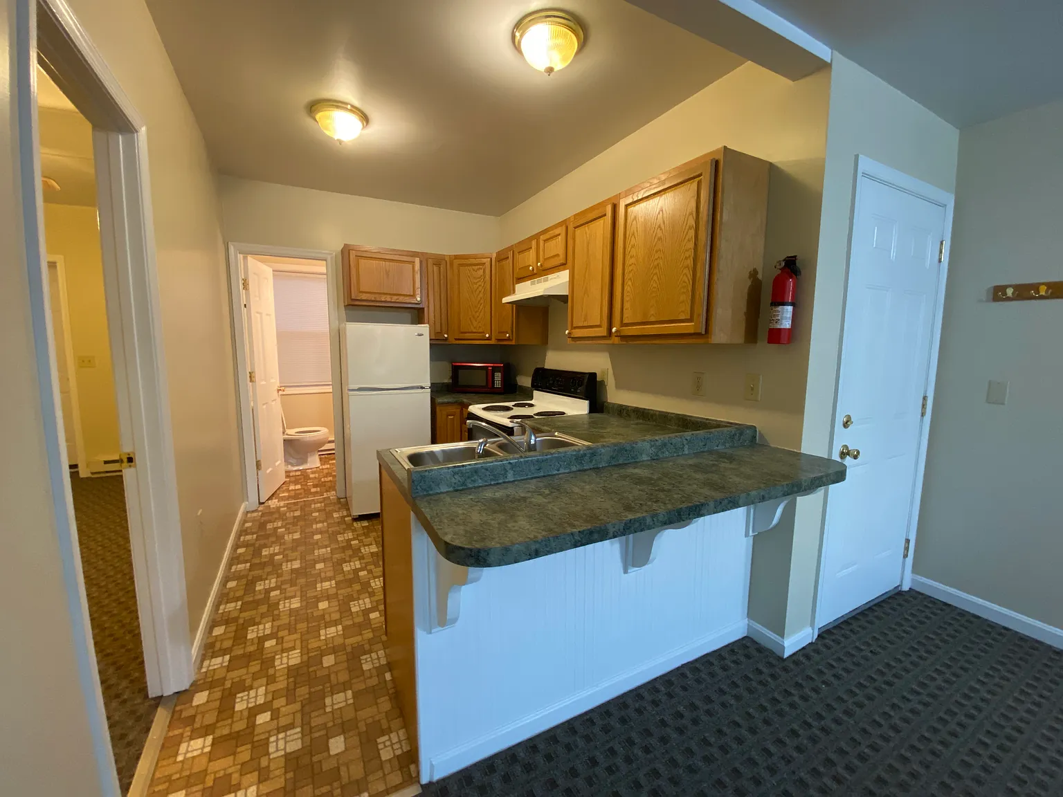 2 bed, $1,100 — Photo 4
