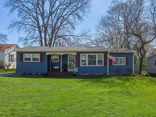 1820 Parklane Ave, McHenry, IL 60050