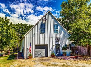 107 E Santa Fe St, Farmersville, TX 75442