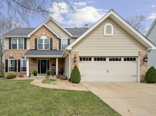 608 Castle Meadows Ct, Ballwin, MO 63021