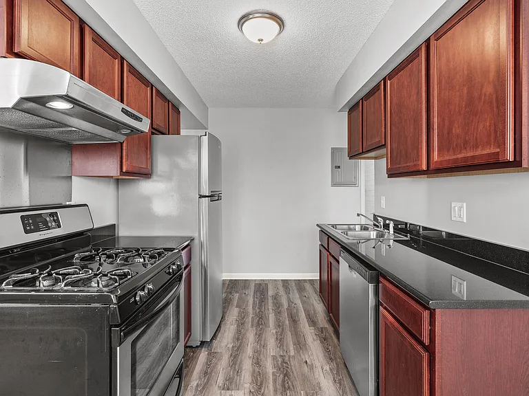 2720 Rosalyn Ct #202 — Photo 8