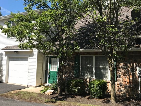 3rd image of 203 Amblewood Way