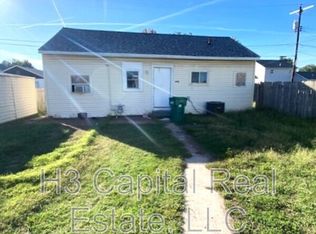 913 Lee St, Madison, IL 62060