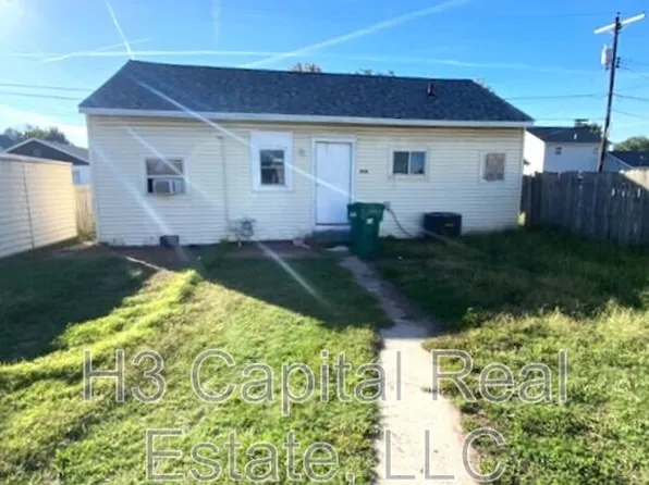913 Lee St, Madison, IL 62060