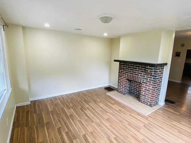7108 Baker St — Photo 17