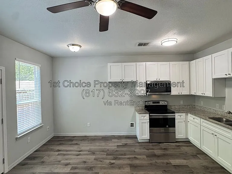 2024 Brookes St #2026 — Photo 7