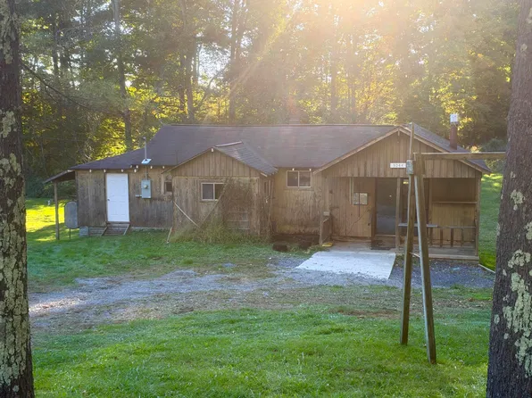 3044 Leivasy Rd, Nettie, WV 26681