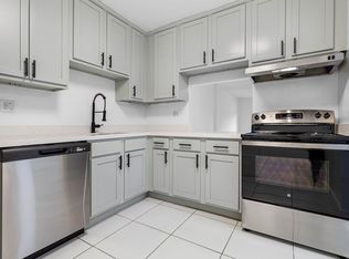 2375 NE 173rd St #B216, North Miami Beach, FL 33160