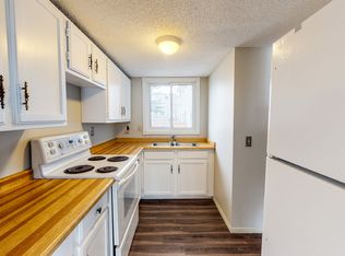 370 Falconridge Cres NE #805, Calgary, AB T3J 1H4