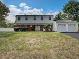 23 Pheasant Dr, Marlboro, NJ 07746