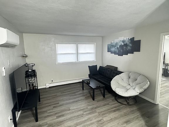 5th image of 770 University Ave #4