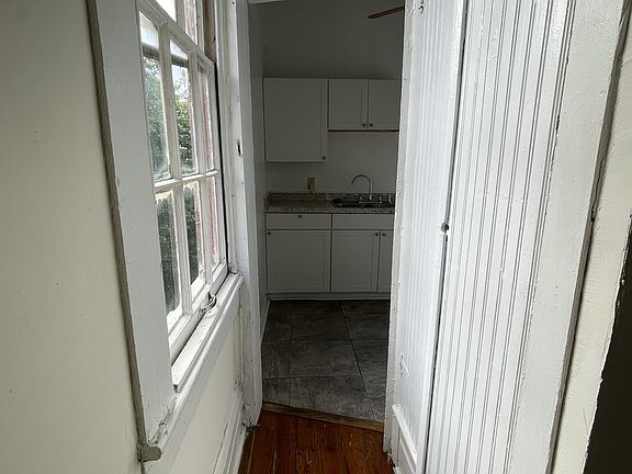 3rd image of 3936 Prytania St