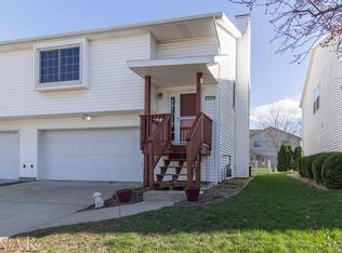 2729 Arrowhead Dr, Bloomington, IL