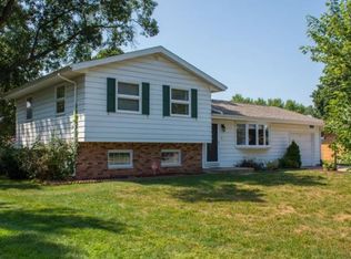 19208 Haviland Dr, South Bend, IN 46637