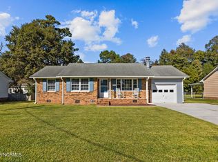 919 Harrell Dr, Morehead City, NC 28557