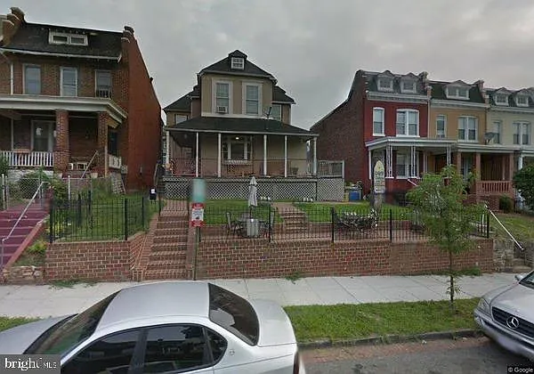 212 Randolph Pl NE photo 1