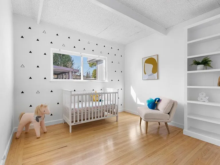2682 Wallace St — Photo 10