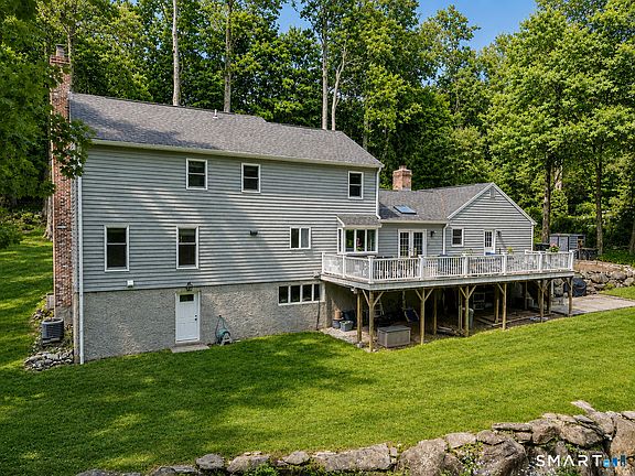 3rd image of 418 Hunting Ridge Road