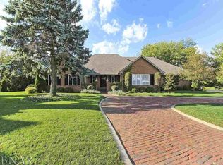 6 Brookridge Ct, Bloomington, IL 61704