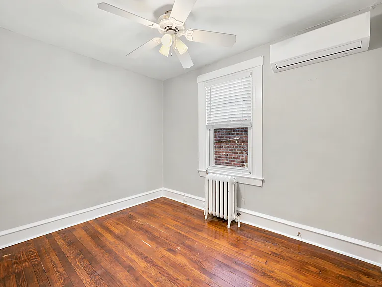 4611 Silverwood St — Photo 10