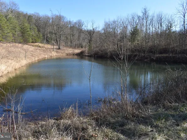 139 Yosemite Ln, Hedgesville, WV 25427