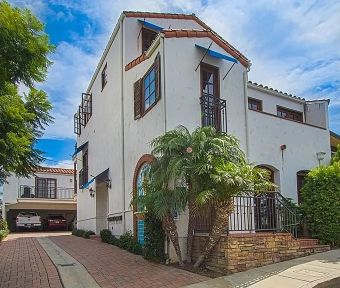 127 Avenida Serra #D — Photo 1