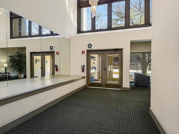 3rd image of 1033 Wilton Royal Dr APT 203