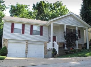 516 Woodlyn Xing, Ballwin, MO 63021