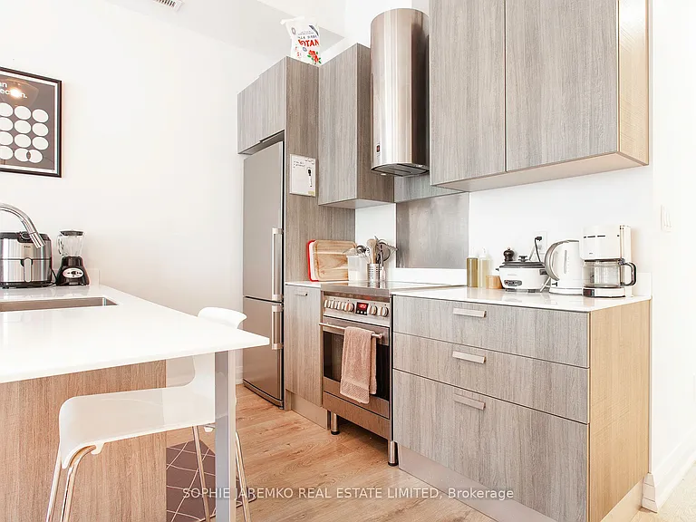 165 Carlton St #1 — Photo 11