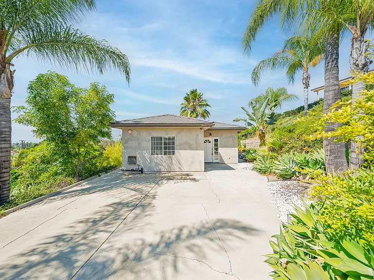 1712 Pass And Covina Rd — Photo 1