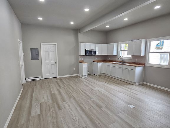 3rd image of 1121 Cedar St APT 1