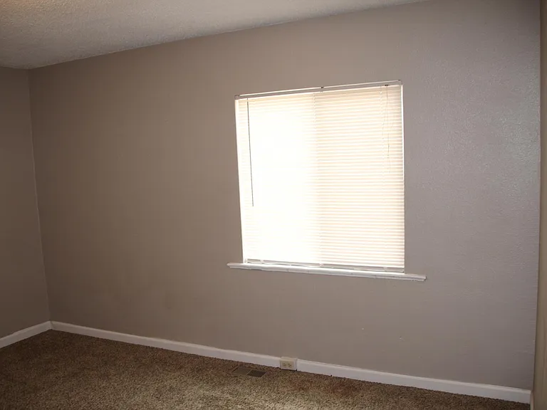 3720 N Fillmore St — Photo 13