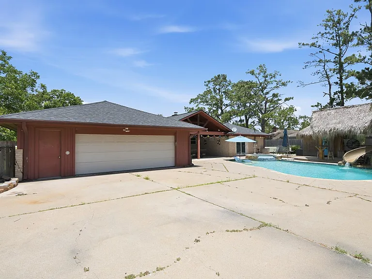 2607 Brom Bones Blvd — Photo 38