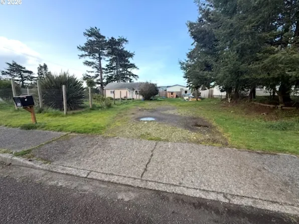 660 S Wall St, Coos Bay, OR 97420