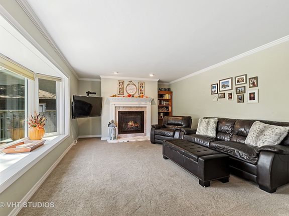 4th image of 1015 W Skylark Dr