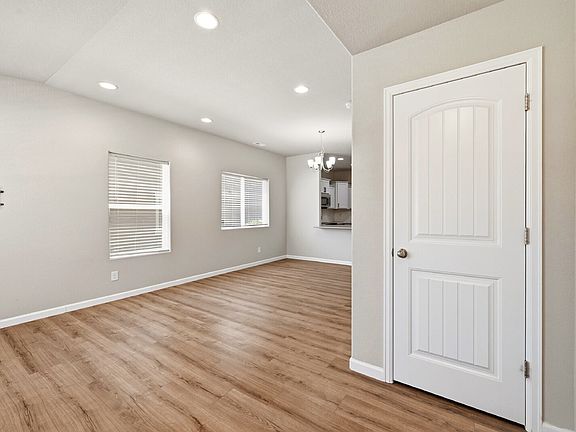 3rd image of 6235 White Wolf Point