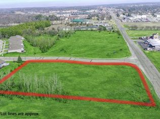 2704 S Main St, West Bend, WI 53095