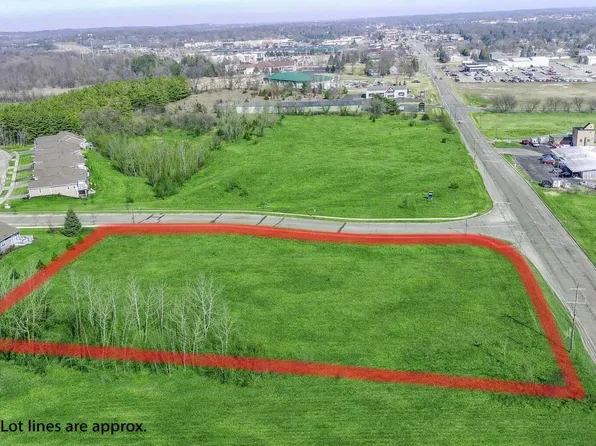 2704 S MAIN STREET, West Bend, WI 53095