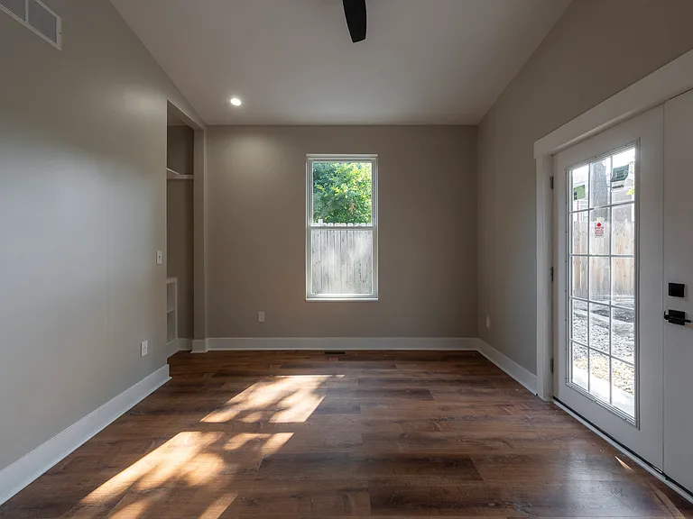 513 Pershing Ave — Photo 18