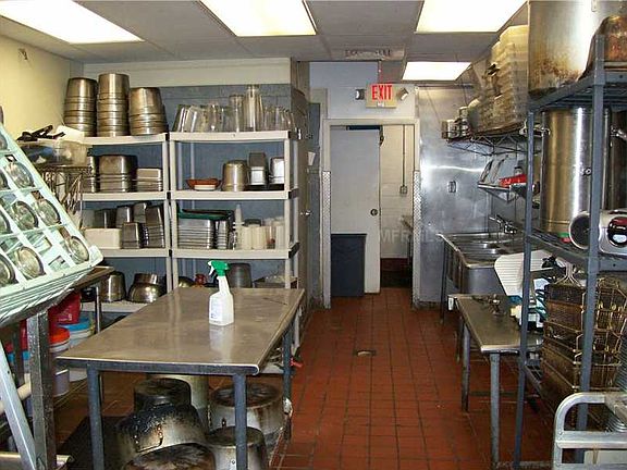 5th image of 11010 N 30th St