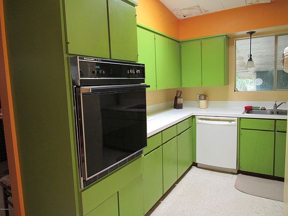 3rd image of 602 Evelyn Dr