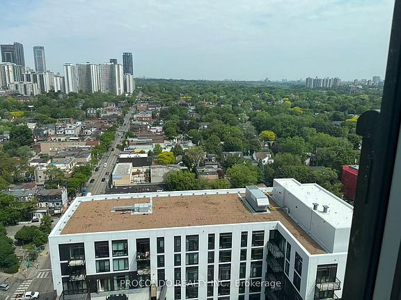 5th image of 10 Oak St #2010