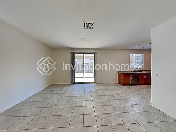 5th image of 40622 W Helen Ct